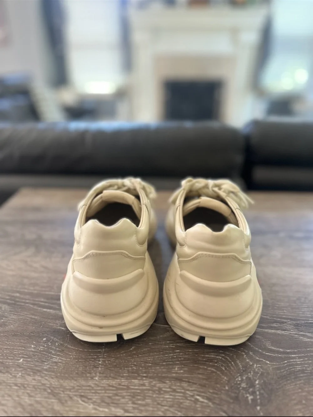 Gucci Cream Leather Sneakers with Green & Red Web Stripe - Picture 4 of 4